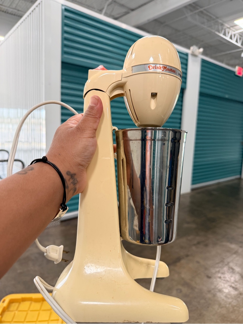 Classic Vintage Electric Mixer - Cream